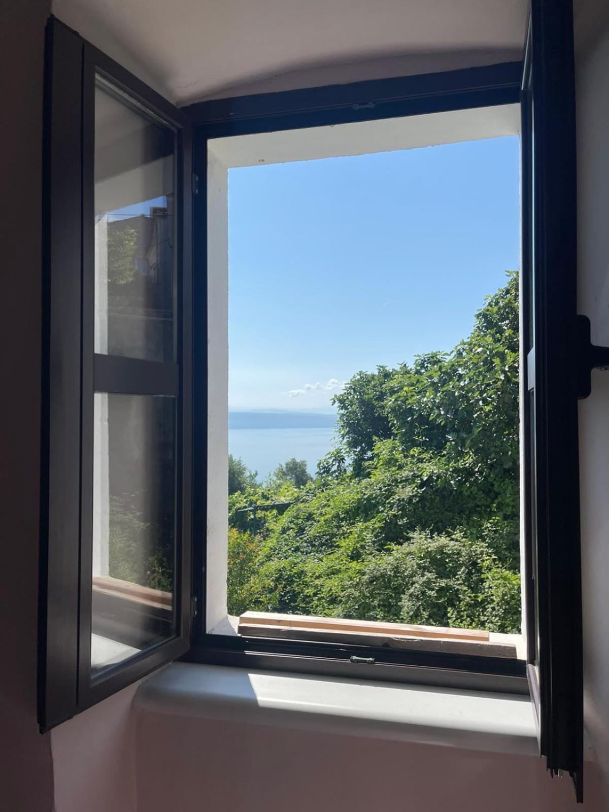 Crveni Apartman 크레스 외부 사진